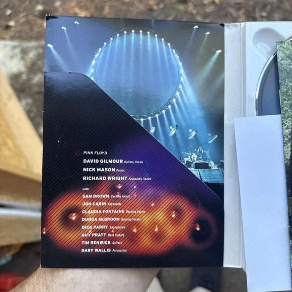 Pink Floyd PULSE Live at Earls Court - 2 DVDs + David Gilmour postcard! LIKE NEW - Picture 7 of 11